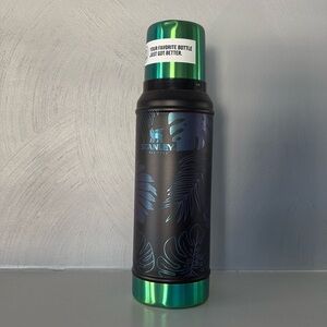 Stanley Limited Edition Thermos Bottle – Tropical Design on Chroma
